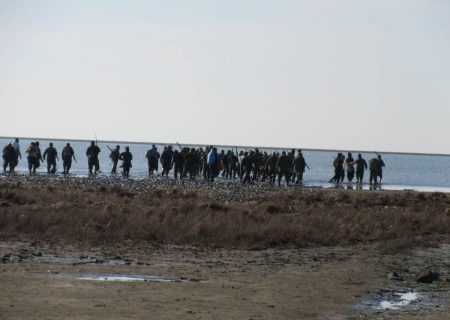 چرا شکارچیان به میانکاله حمله کردند؟ می‌گویند ۲ سال است پروانه شکار نداده‌اند